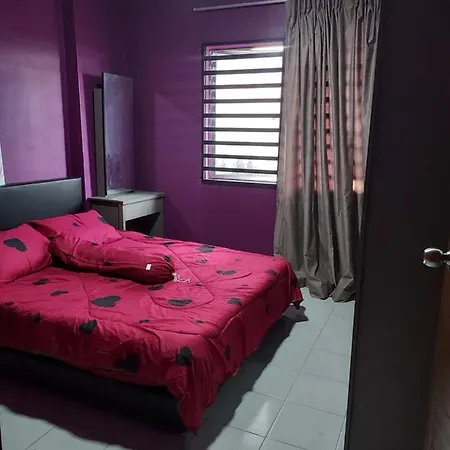 Eryns Homestay Seaview Kuantan Exterior photo