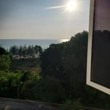 Eryns Homestay Seaview Kuantan Exterior photo
